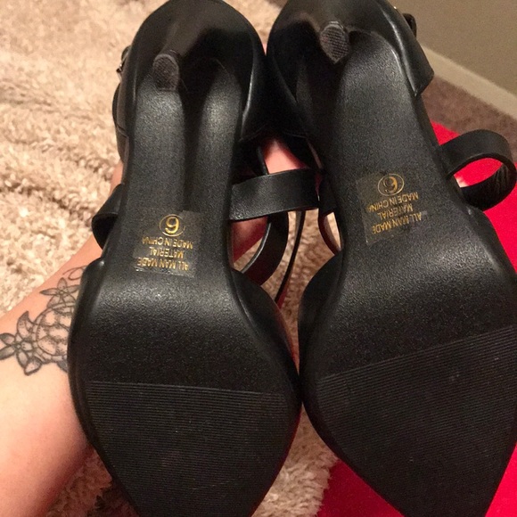 Heels - Picture 4 of 4